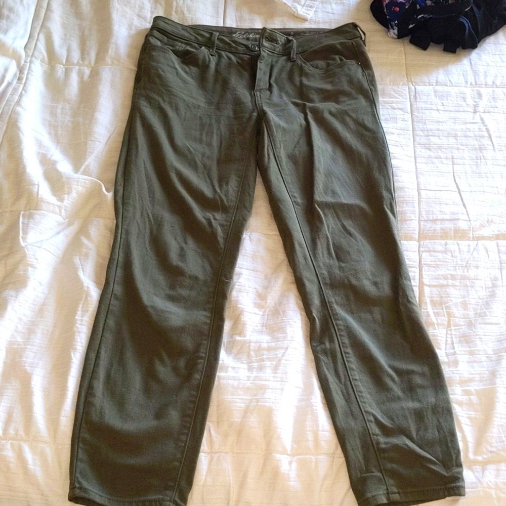 Eddie Bauer cropped jeans
